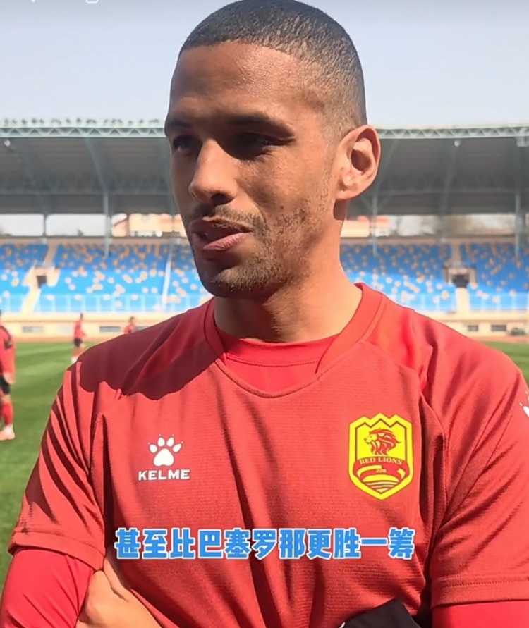 小里瓦爾多:青島比巴塞羅那更美 父親也喜歡中國(guó)的足球
