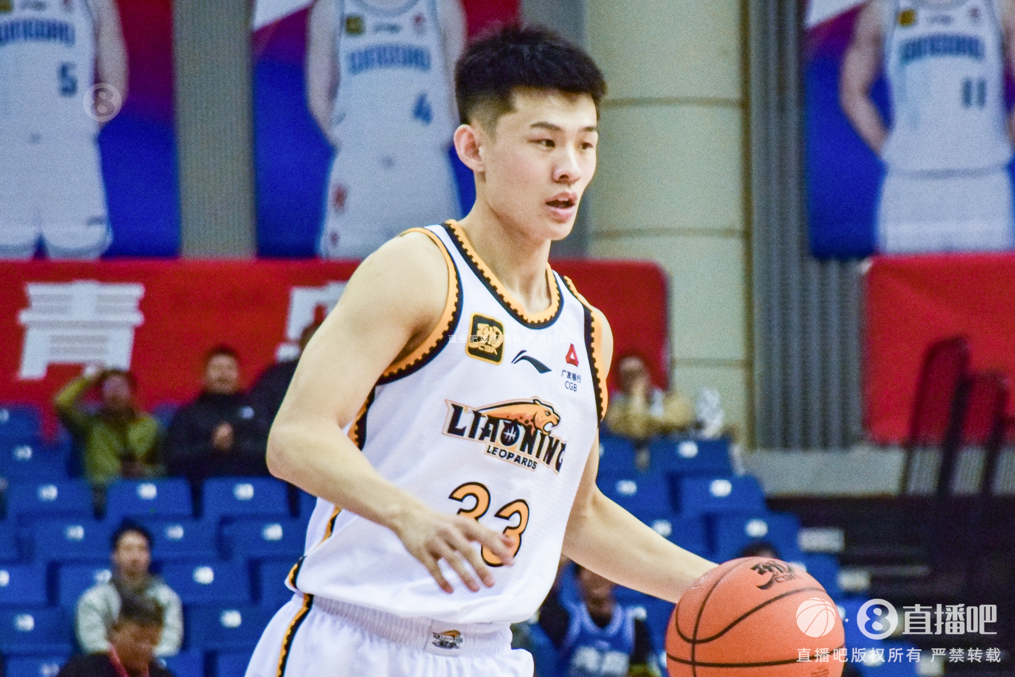 太準(zhǔn)了!王嵐嵚半場4記三分球拿下12分2板2助1斷