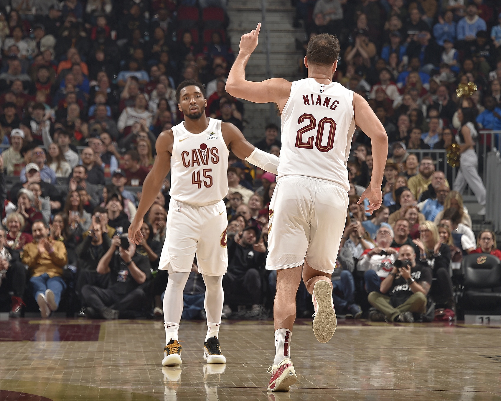 NBA彩經:東契奇有望首秀湖人勝爵士 雄鹿難敵勇士 騎士主場擒狼