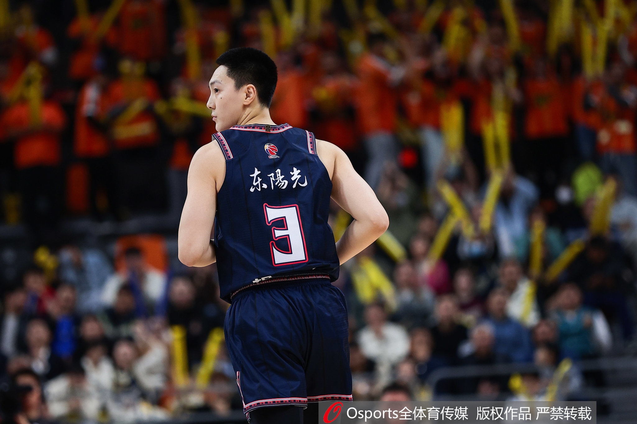  穩穩當當！胡明軒上半場6中4得10分1板6助1斷 三分4中2